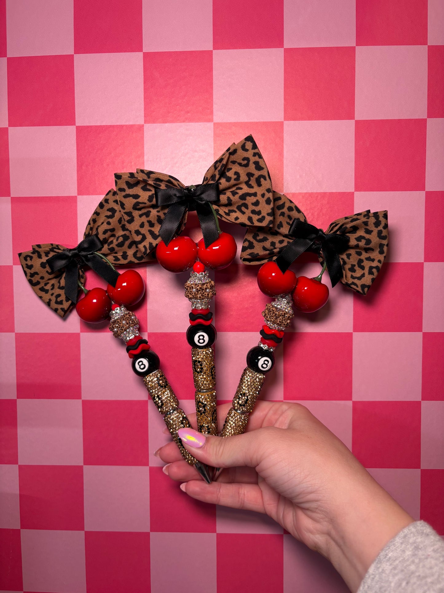 Cherry bow pen